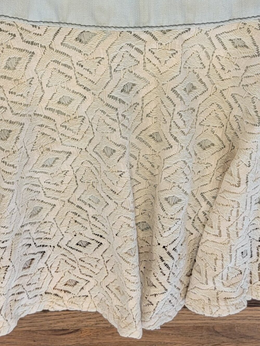 Holding Horses for Anthropologie lace hem tencel denim shirt roll tab - Picture 4 of 12